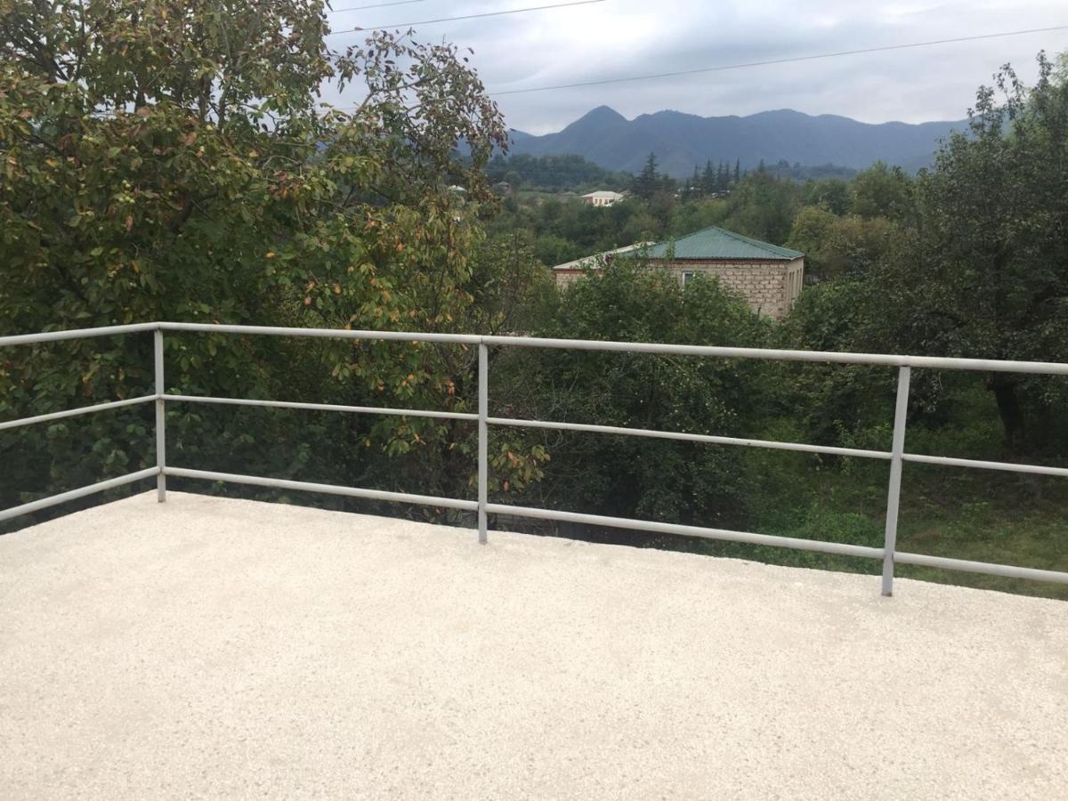 Barsa Apartman Zestafoni Kültér fotó