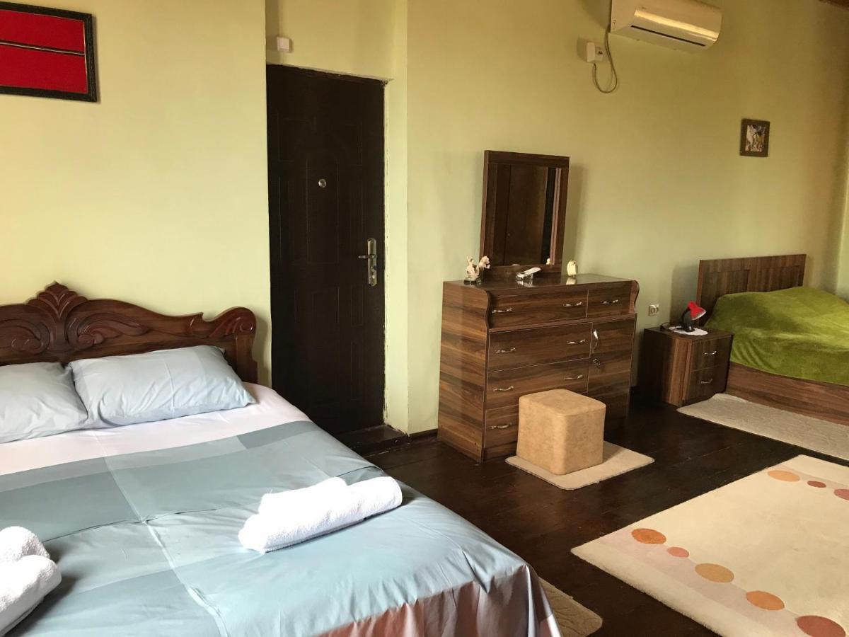 Barsa Apartman Zestafoni Kültér fotó